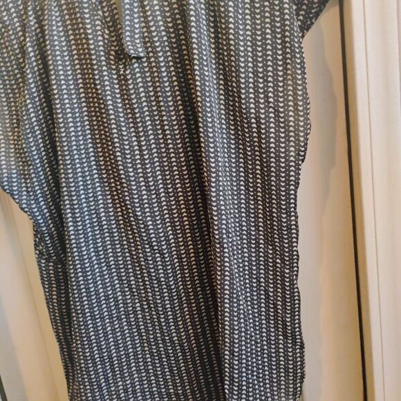 LC Lauren Conrad Black and White Flutter Sleeve Blouse - Picture 11 of 11